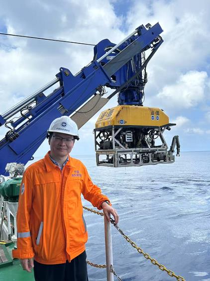 逐梦深蓝铸重器 丹心报国镇海疆——记东海实验室副主任兼水下机器人中心主任陈家旺教授